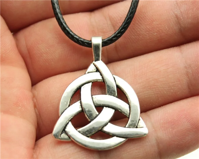 WYSIWYG Модные 2 цвета античная бронза, античный серебряный цвет Triquetra Символ Кулон кожаная цепочка ожерелье Прямая поставка - Окраска металла: Покрытие антикварным серебром