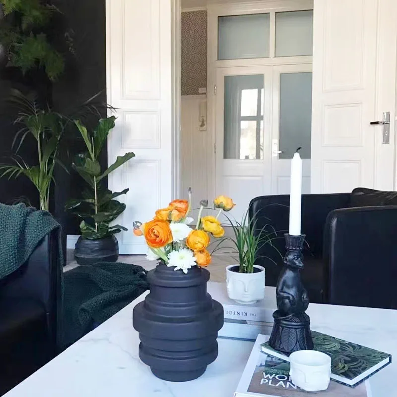 Jonathan Adler Dora Maar Musa Vaas bloempotten plantenbakken Muse Noir Dora Maar slakom/kaars stand/plantenbakken
