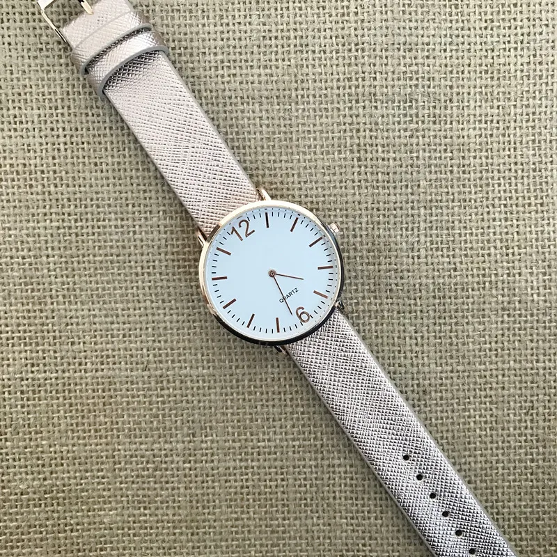 Новинка 2017 модные женские кварцевые часы с ультратонким циферблатом и кожаным