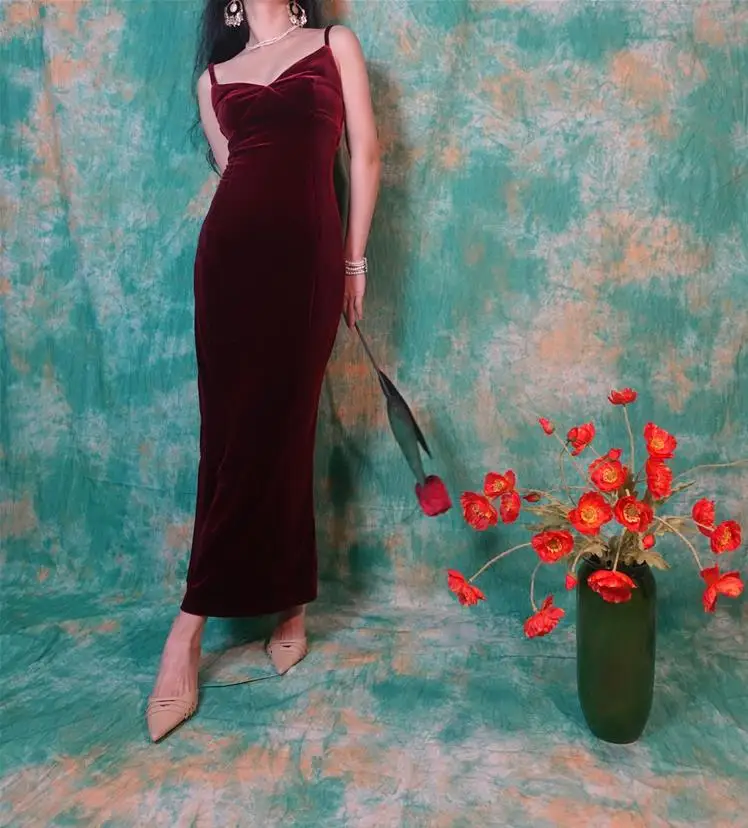 

2019 Summer Women Maxi Dress Solid Elegant Spaghetti Strap Velvet Dress Sexy Club Long Sleeve Bodycon Party Dress