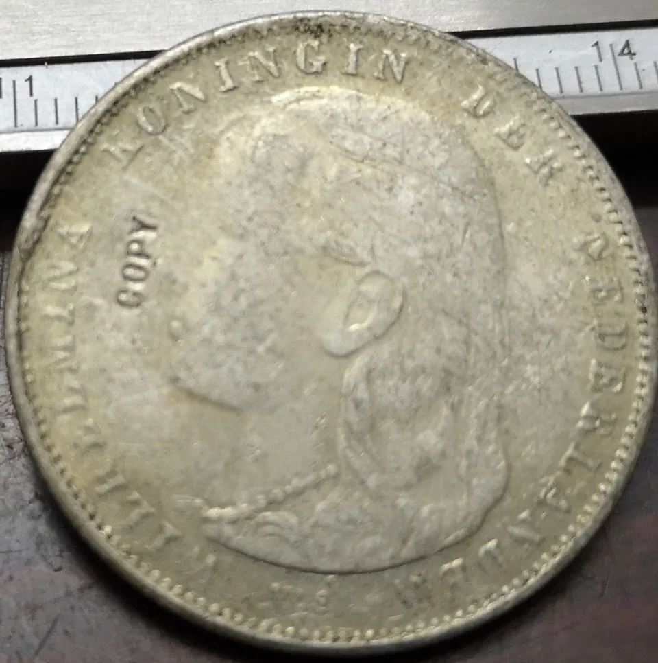 

Копия посеребренной монеты, 1 Голландия, 1892