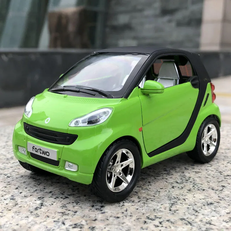 Green 1:32 Smart ForTwo литая под давлением модель автомобиля автомобиль со звуком и светильник детский подарок Машинки Игрушки для детей - Цвет: Green