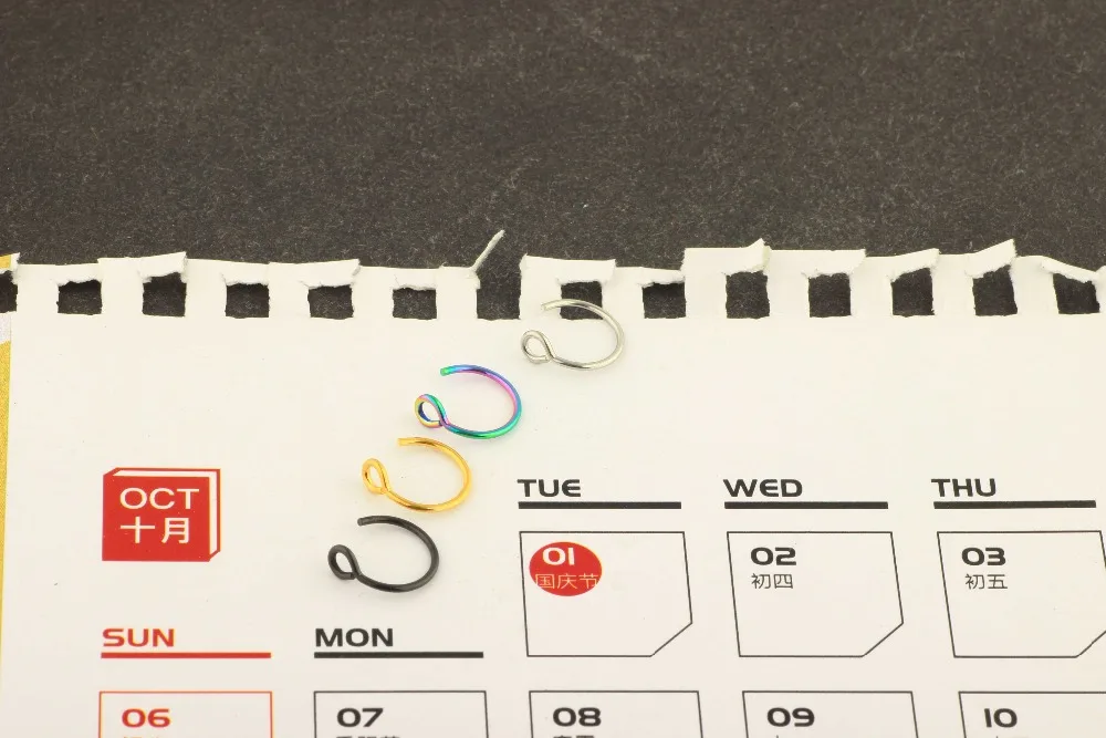 1 шт сталь 20 г искусственный нос кольца поддельные перегородки Кольца Поддельные клип на нос кольца ореха пирсинг ювелирные изделия тела серьги на Козелок Губ