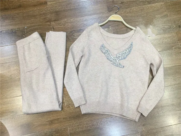 2020 Drawstring Wool New Women's Hot Sale 2 Piece Suit Knitted Mink Velvet Handmade Beaded Sexy V-neck Knit Two-piece Female