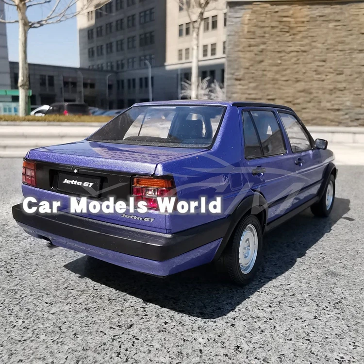 Литая модель автомобиля для старой Jetta(синий/фиолетовый)+ маленький подарок