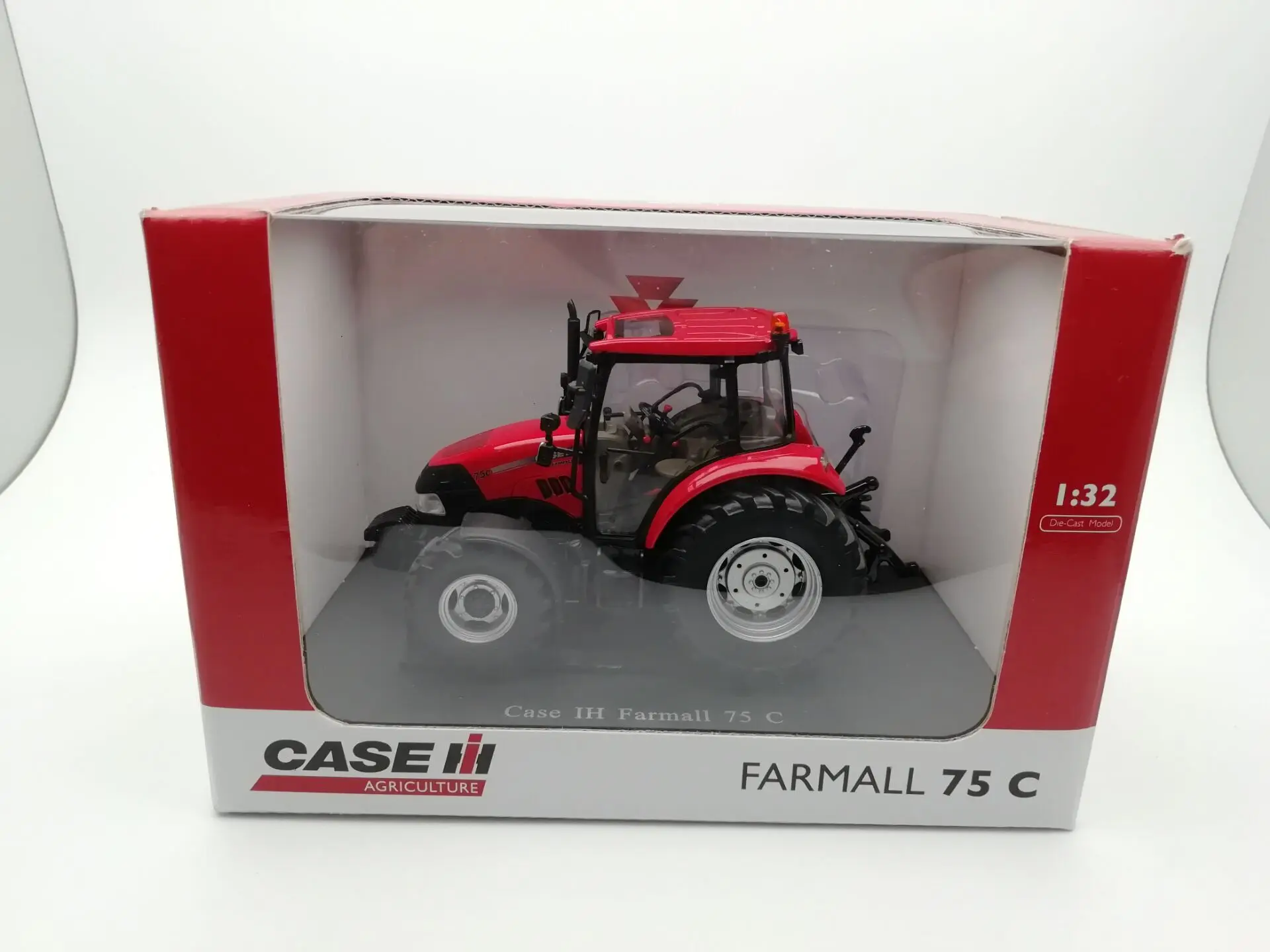 UH 4239 1:32 чехол IH Farmall 75 C сельскохозяйственные тракторы сплав модель автомобиля литья под давлением игрушки для детей подарок