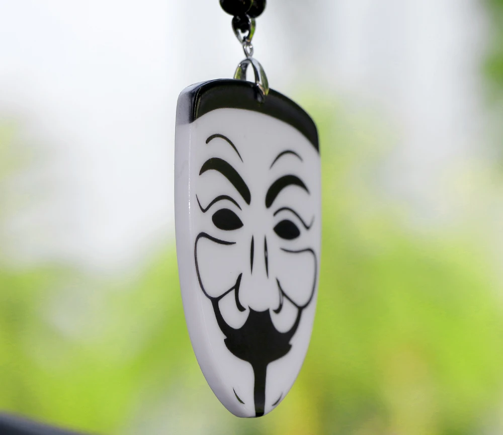 Автомобильная подвеска акриловая V для Vendetta Маска значок автомобильное украшение JDM Авто зеркало заднего вида Подвески Украшение Колье хип хоп