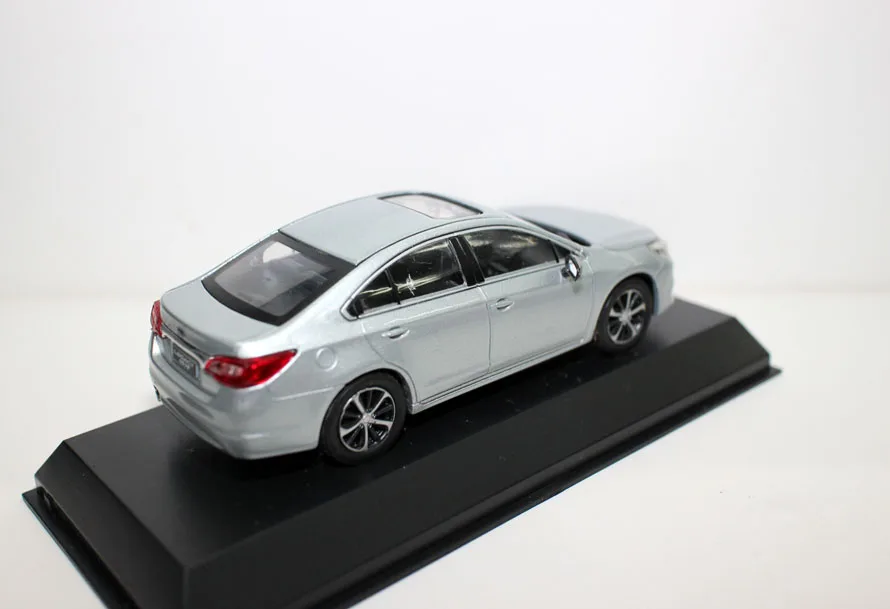 Оригинальный заводской игрушечный автомобиль 1:43 SU Бару LEGACY из сплава игрушки для