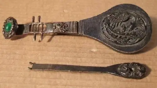 

Elaborate Chinese Old-style Copper lute phoenix lock and key