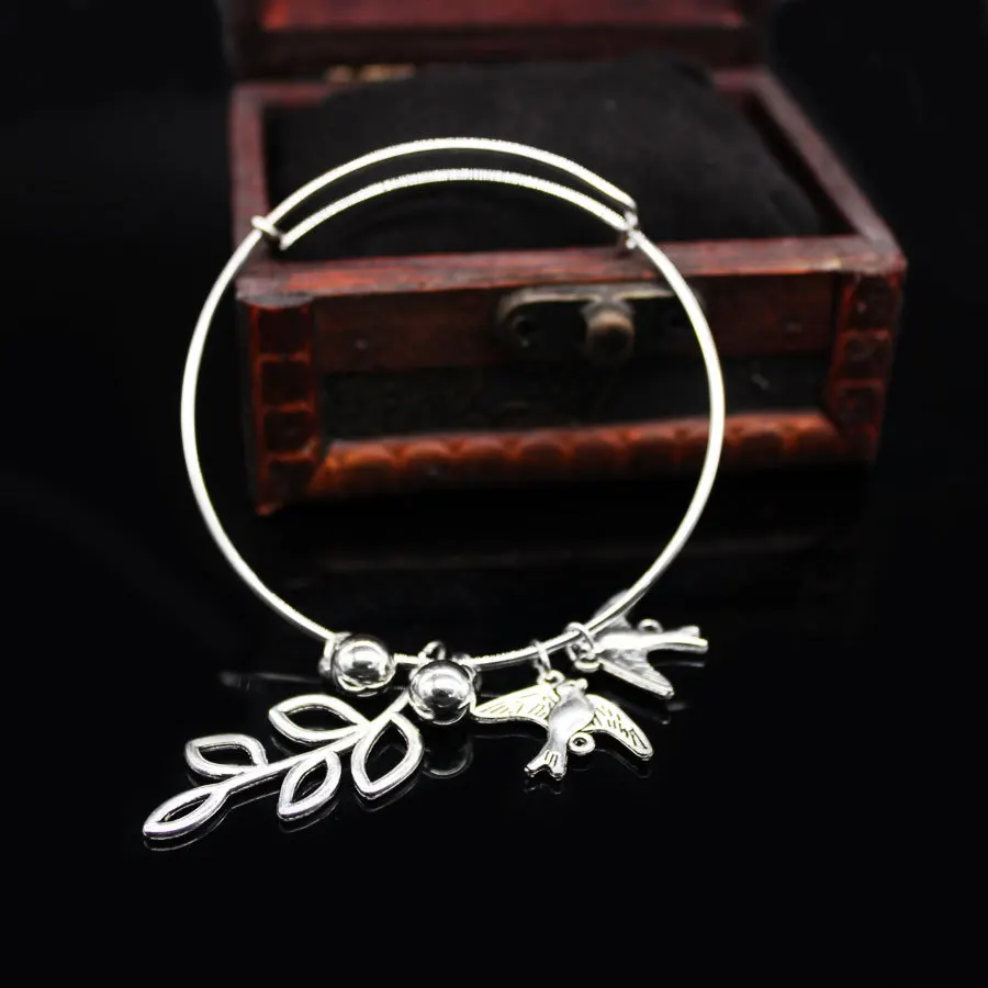 

ALX 015 new European style of ancient svalloy peace dove pendant bracelet bangle jewelry factory direct foreign trade