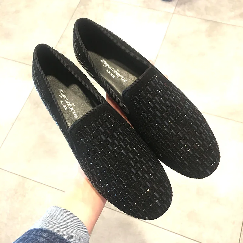 baratas 2019 Hot Sapatos Homem Apartamentos Sapatos Fundo Macio Cozy Deslizamento Em Apartamentos Sapatos De Couro Genuíno Apartamentos Casuais Homens Rasa Strass Brilhando Bling