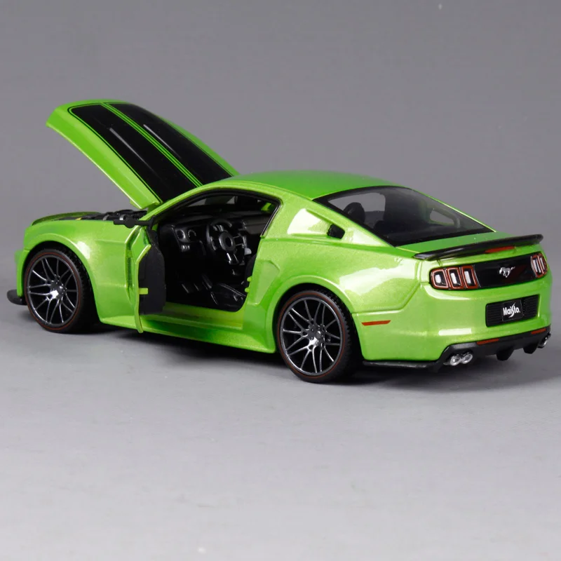 Модель автомобиля Maisto 1:24 2014 FORD MUSTANG STREET RACER литая игрушечная новая в коробке