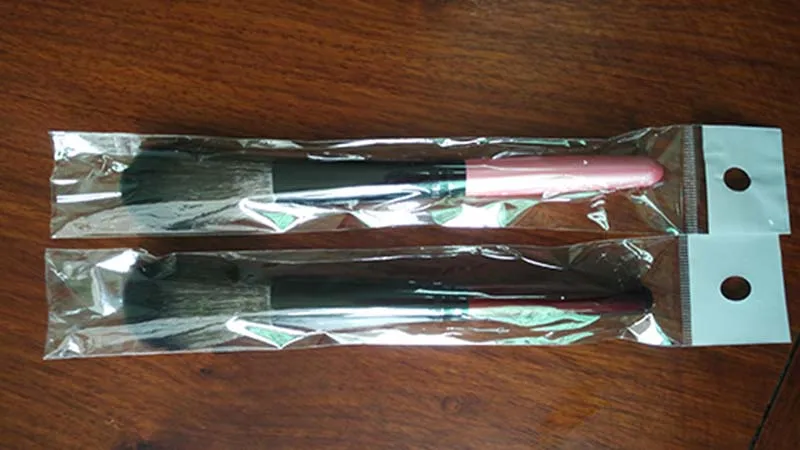 1 шт. профессиональная ручка из твердой древесины + кисть для пудры искусственных