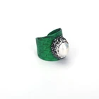 KEJIALAI Роскошные ювелирные изделия натуральный жемчуг бусина Стразы Шарм Зеленый цвет настоящая змеиная кожа регулируемое Открытое кольцо манжета для женщин