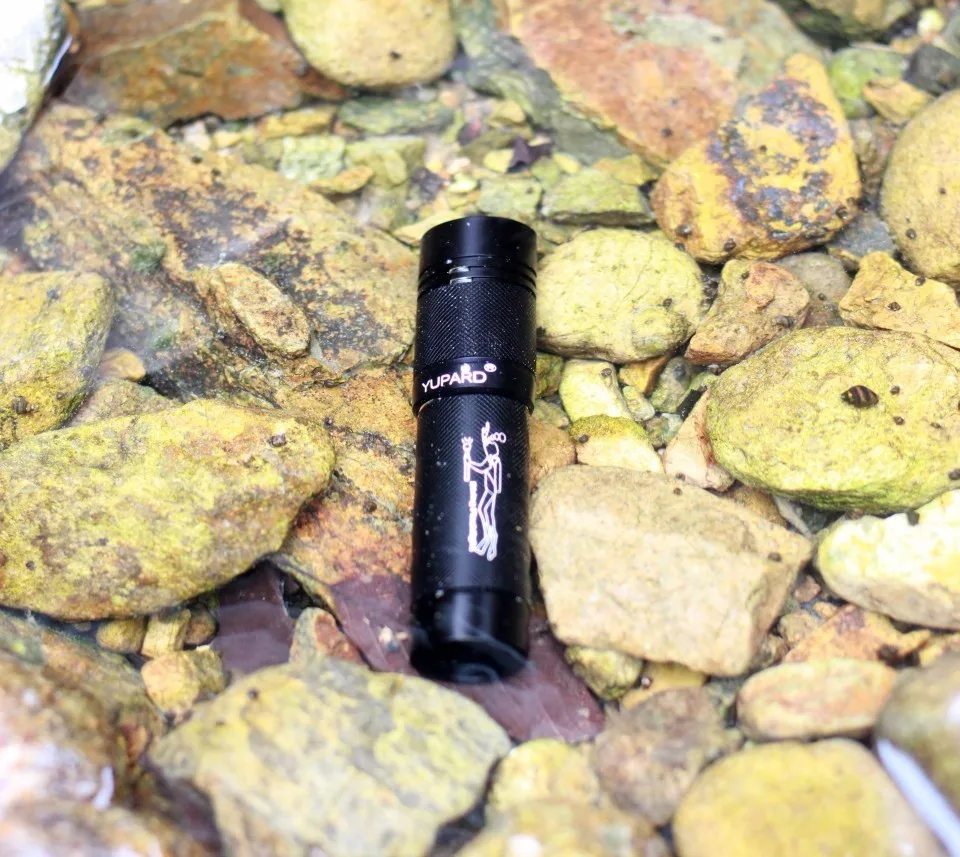 YUPARD XM-L2 T6 светодиодный Дайвинг diver 50 м Водонепроницаемая подводная перезаряжаемая фонарик Яркость белый желтый свет лампа факел