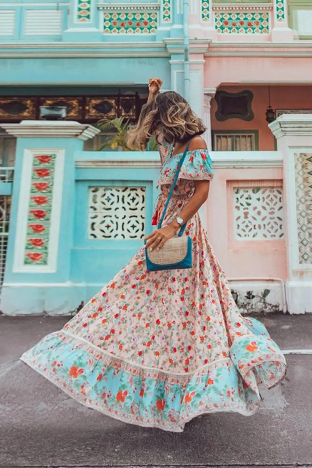 Женское платье с открытыми плечами и цветочным принтом в стиле бохо длинное для