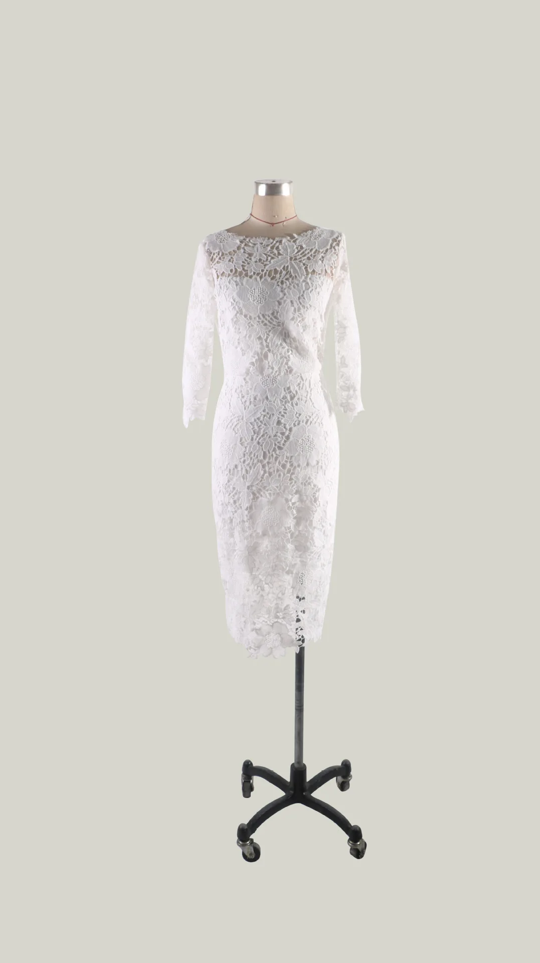 

2021 mama style fashion sexy white solid hollow out lace o-neck new dress knee-length comfortable sheath slim female dress