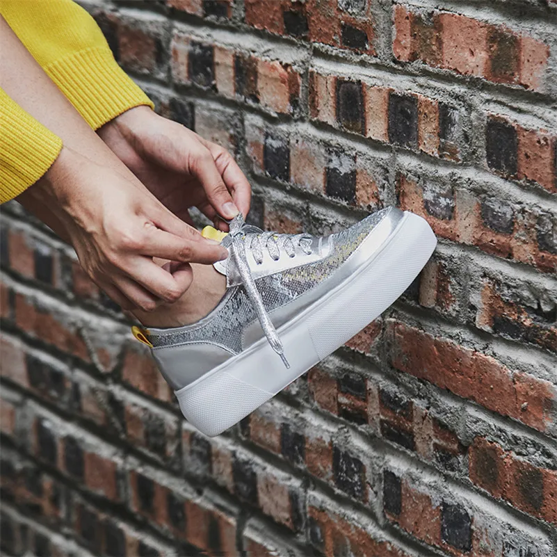 Женская обувь на плоской подошве FEDONAS черная повседневная шнурках с закругленным