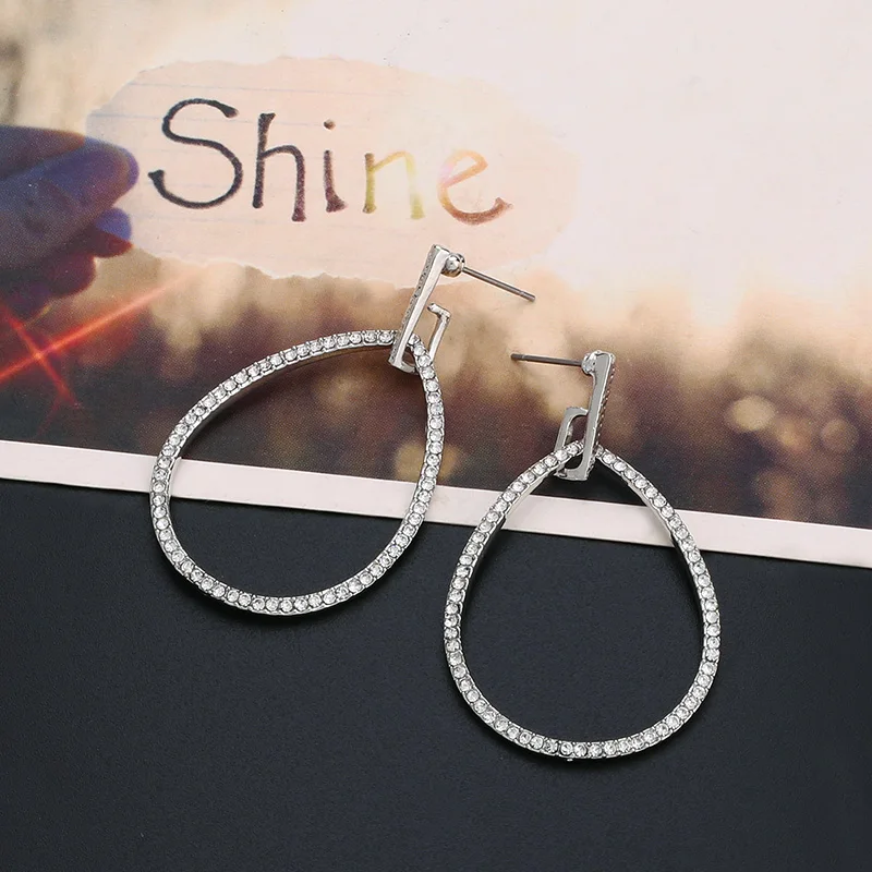 Женские маленькие серьги кольца OCESRIO Серебристые с кристаллами в форме капли