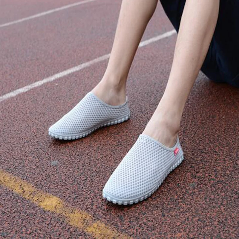 Мужские сетчатые туфли Tangnest Повседневная дышащая легкая обувь для мужчин