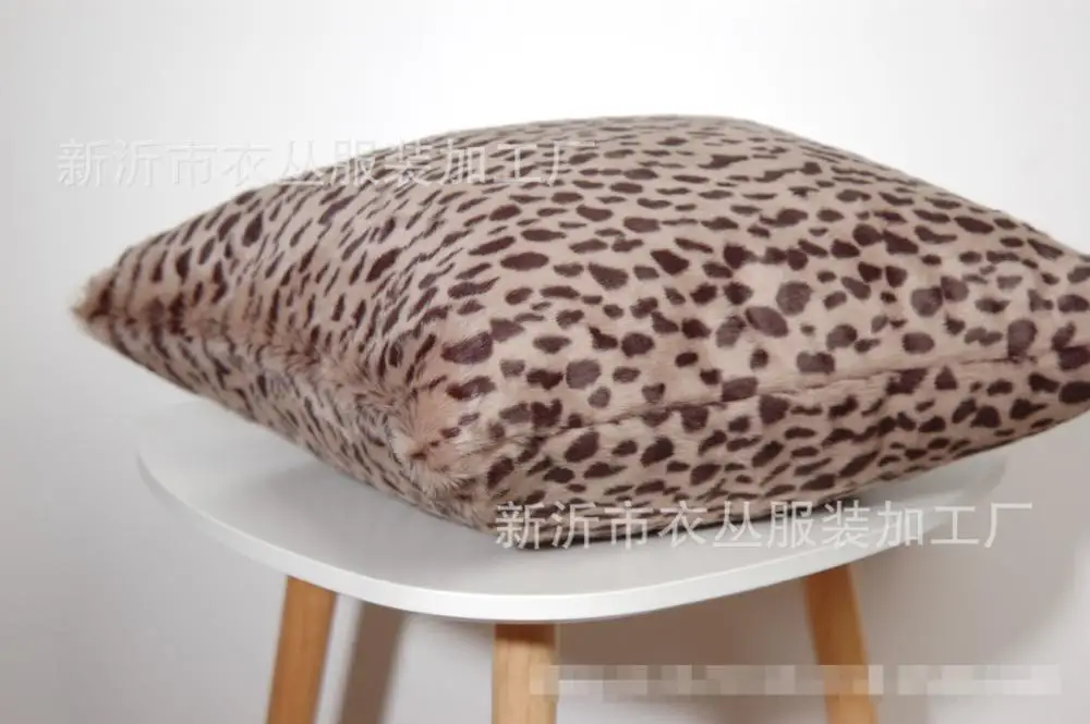 Двусторонняя наволочка из искусственного меха 50 х50 см | Дом и сад