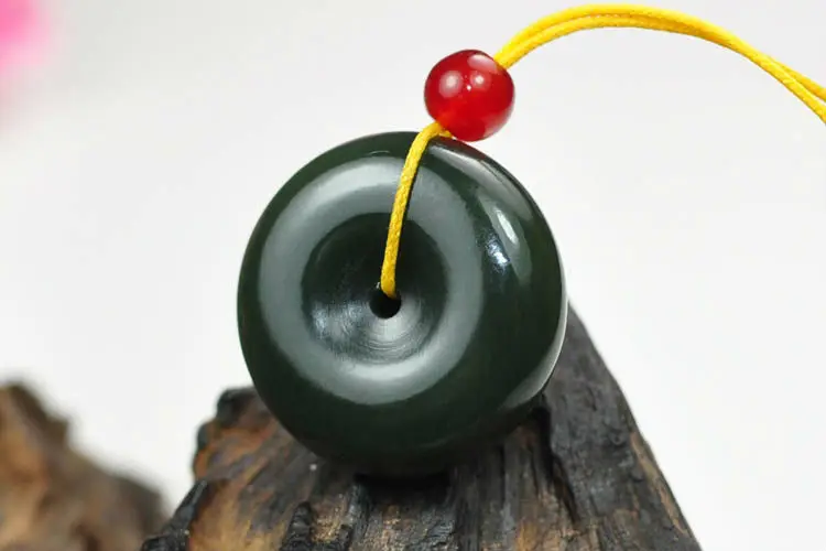 Высококачественные Синьцзян Хотан мира пряжкой в suet класса Цин Подвески Для