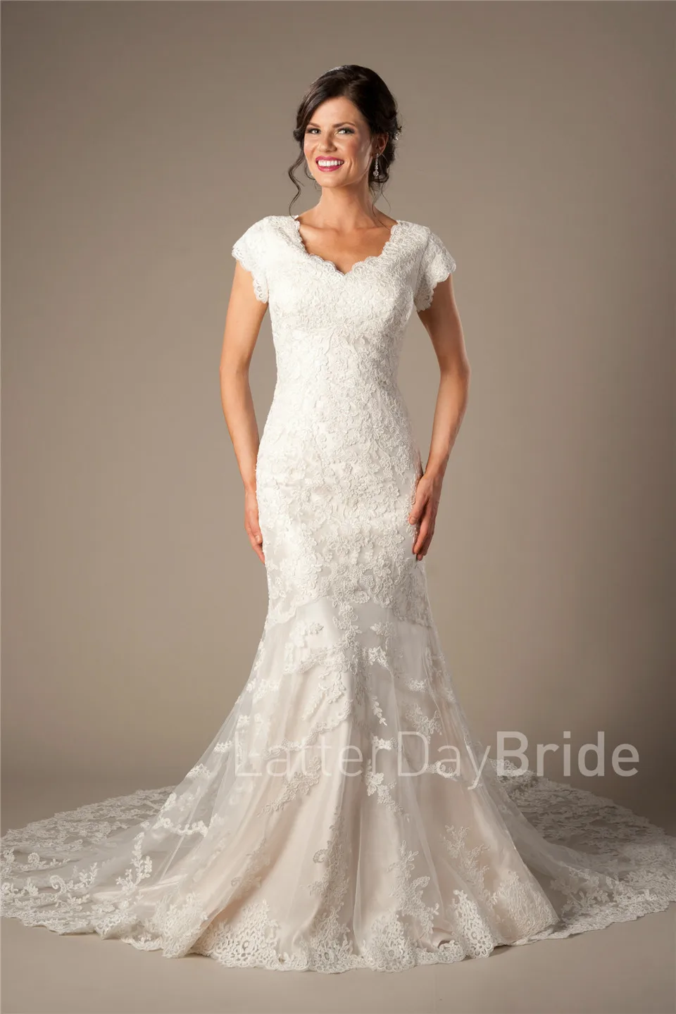 Goede Vintage Kant Applicaties Champagne Modest Mermaid Trouwjurken Met Kapmouwtjes Luxe Bruidsjurken Designer Custom Made