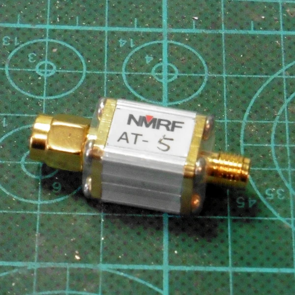 

Free shipping AT-5 SMA coaxial fixed attenuator / RF attenuator / power 0.5W/5dB/ attenuator DC~1GHz