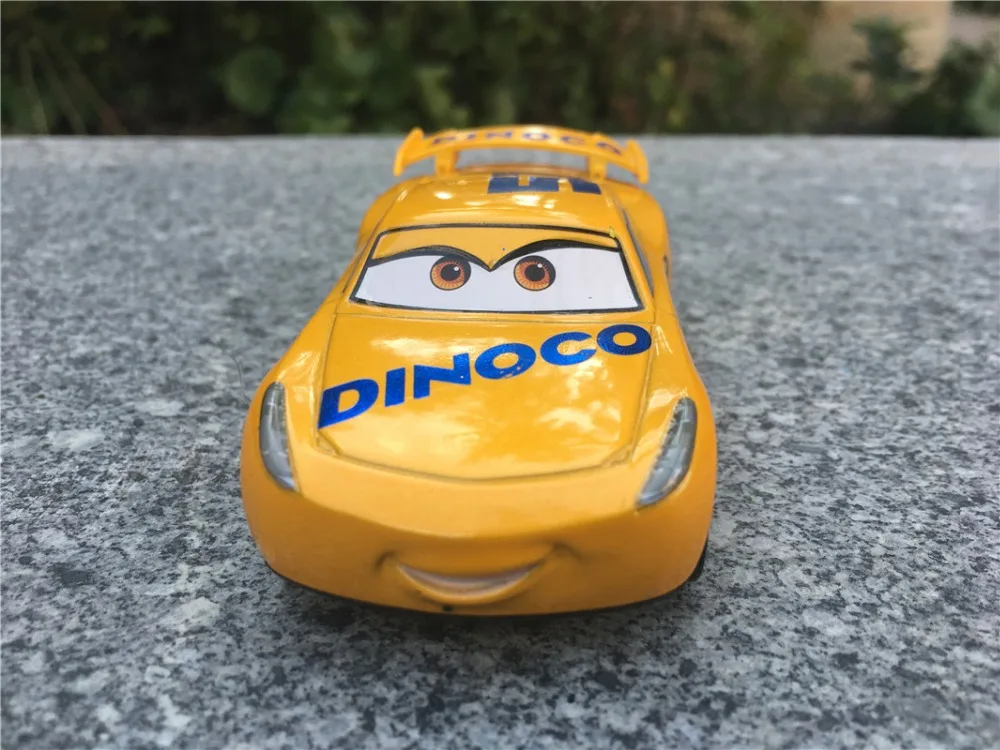 Металлическая игрушечная машинка Disney Pixar фильм &quotТачки&quot 3 1:43 Dinoco Cruz Ramiraz без