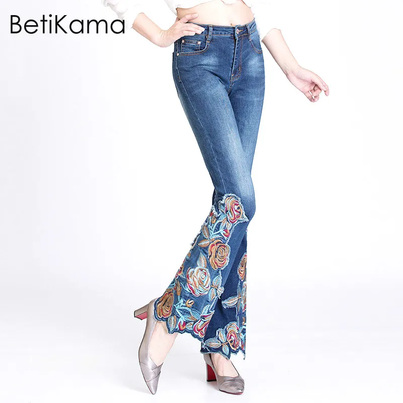 BetiKama 2018 женские расклешенные джинсы Вышитый цветочный узор Pantalon стрейч