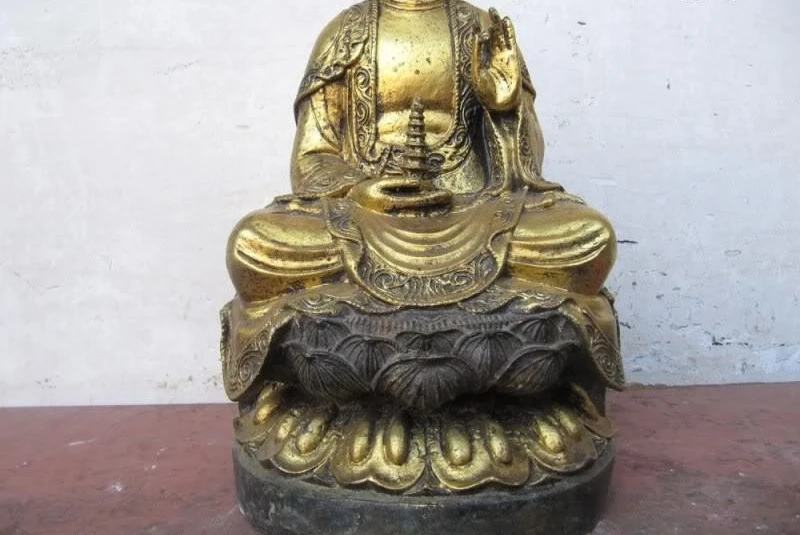 Тибетская Статуэтка бронзовая позолота Tathagata Amitabha Будда держит пагоды сидеть на