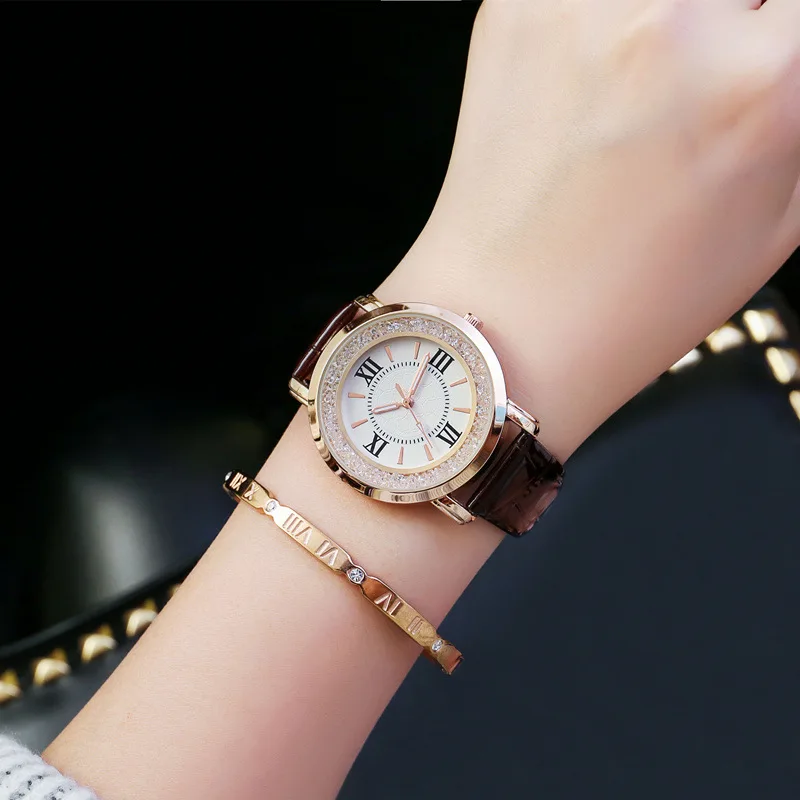 Новинка 2017 мода кварцевые Для женщин часы со стразами кожа повседневные платья