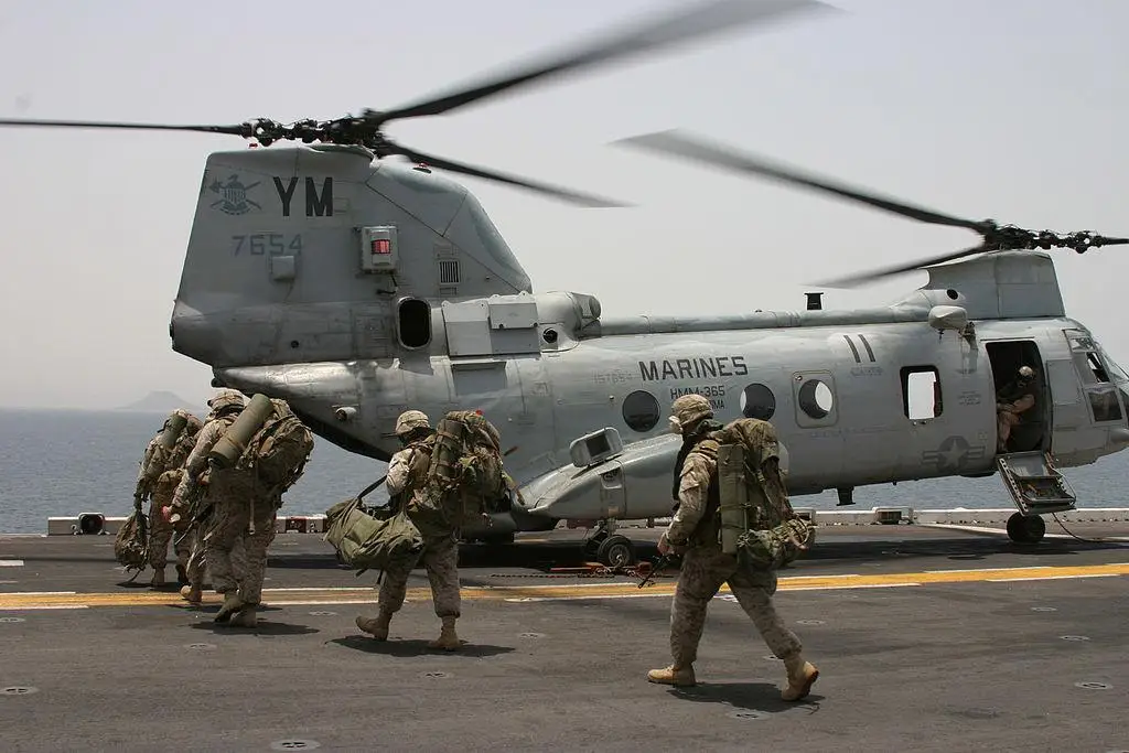 США Boeing CH 46 морской рыцарь вертолет HC 3 DET 104 1/72 литья под давлением самолет легкая