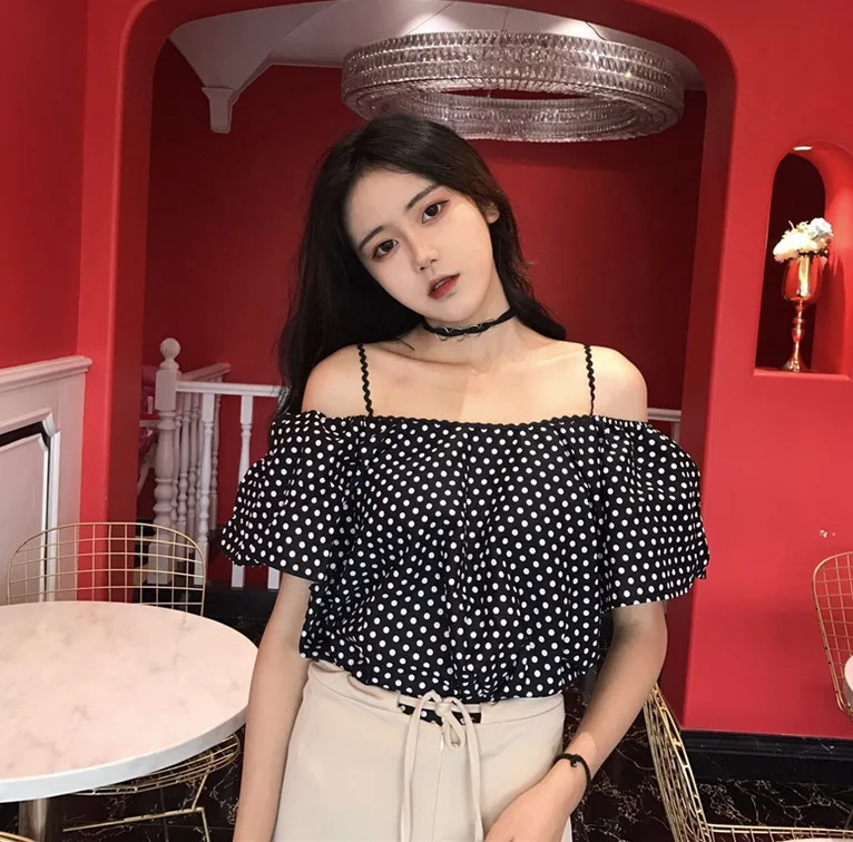 2017 summer new women's fashion word collar lotus leaf strapless wave point sling shirt |