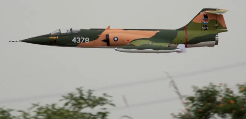 Freewing Электрический радиоуправляемый самолет F104 Звездный истребитель RTF без