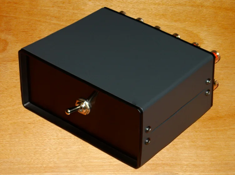 

2017 Lastest 2(1)-IN-1(2)-OUT Amplifier / Speaker Audio Splitter / Switcher Passive Selector