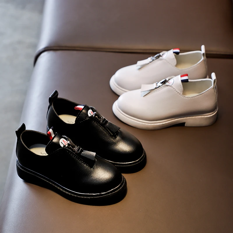 Кожаная обувь для девочек сезон весна-осень новый стиль черная и белая кожаная