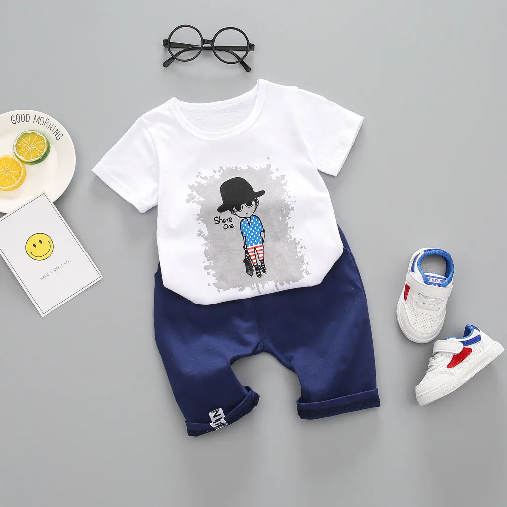 Летняя детская одежда для малышей Одежда маленьких мальчиков топы с буквенным