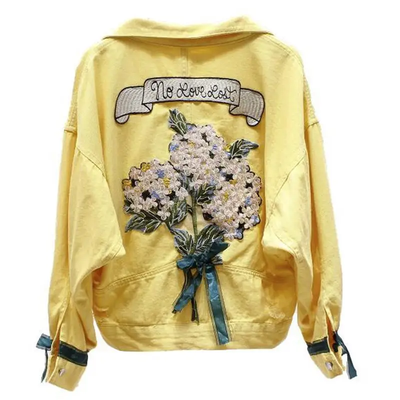 Женское джинсовое пальто с цветочной вышивкой и рукавами летучая мышь розовая