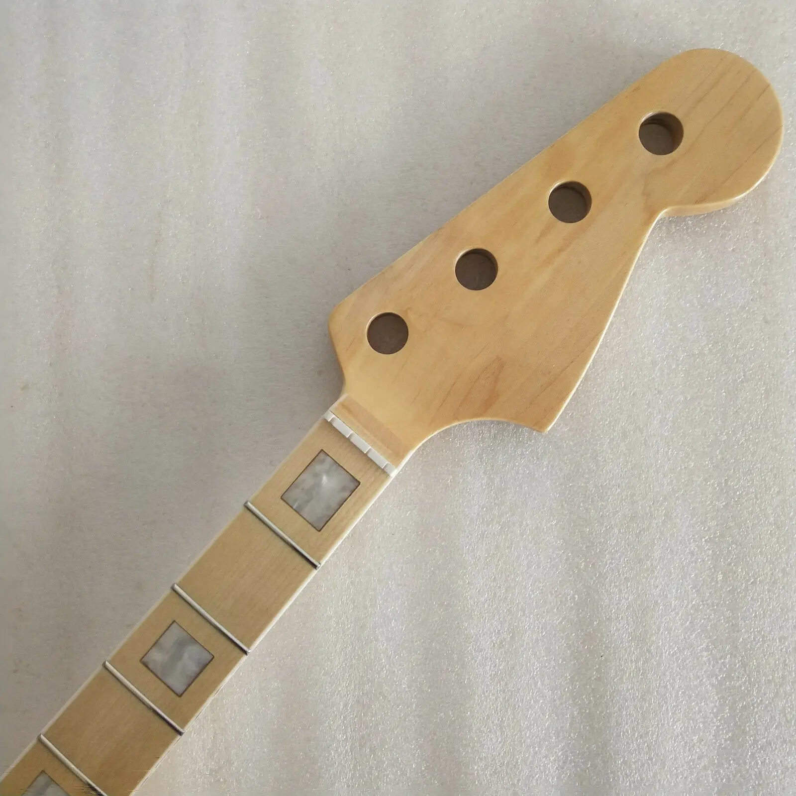 

Maple 20 Fret Neck For Electric JAZZ Bass Guitar Neck Replacment gloss finished