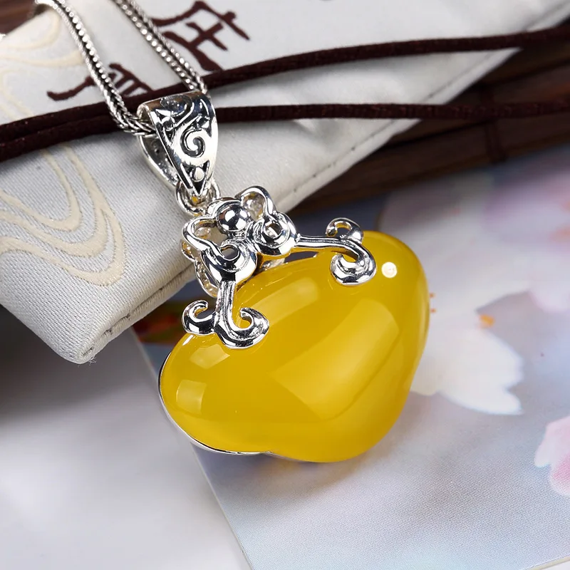 

2018 Promotion Real Carnelian S925 Pure Antique Pattern Ruyi Mosaic Jade, Pomegranate Lady, Clavicle Sweater Chain Pendant