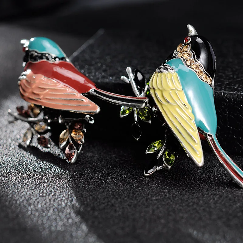 2019 Новая красочная эмаль из горного хрусталя Иволга птица брошь с растительными