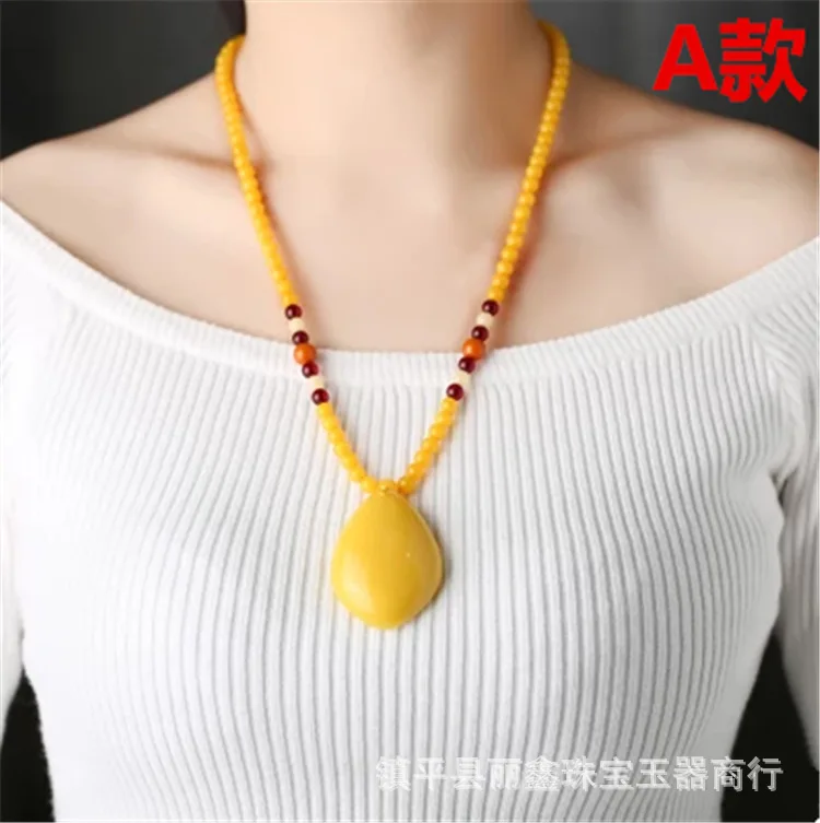 Lixin jade natural chicken oil yellow amber beeswax drops with the old men and women pendant sweater chain | Дом и сад