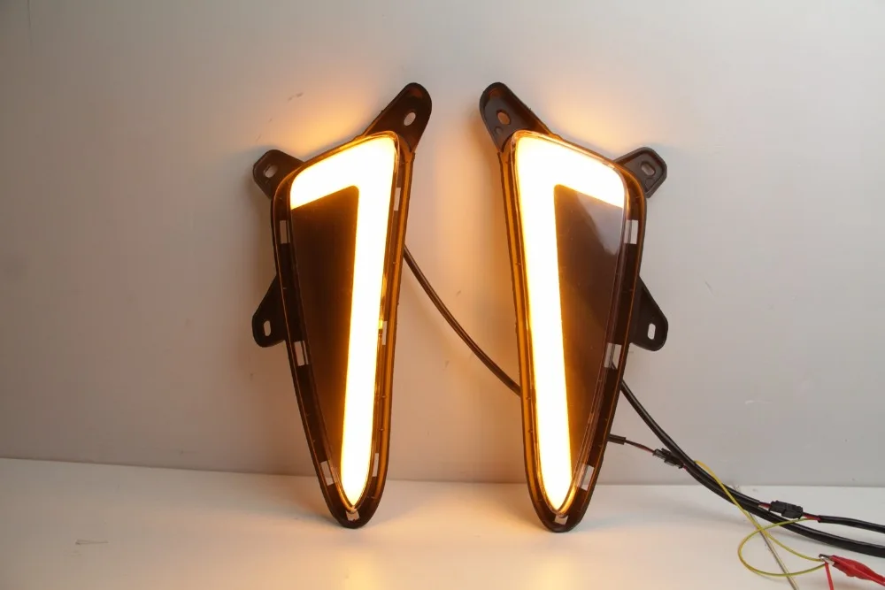 

Osmrk led drl daytime running light for Toyota CHR 2017-2018 with moving yellow turn signals