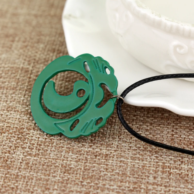 Ожерелье женское в богемном стиле кожаное колье с подвеской виде гробницы Лара