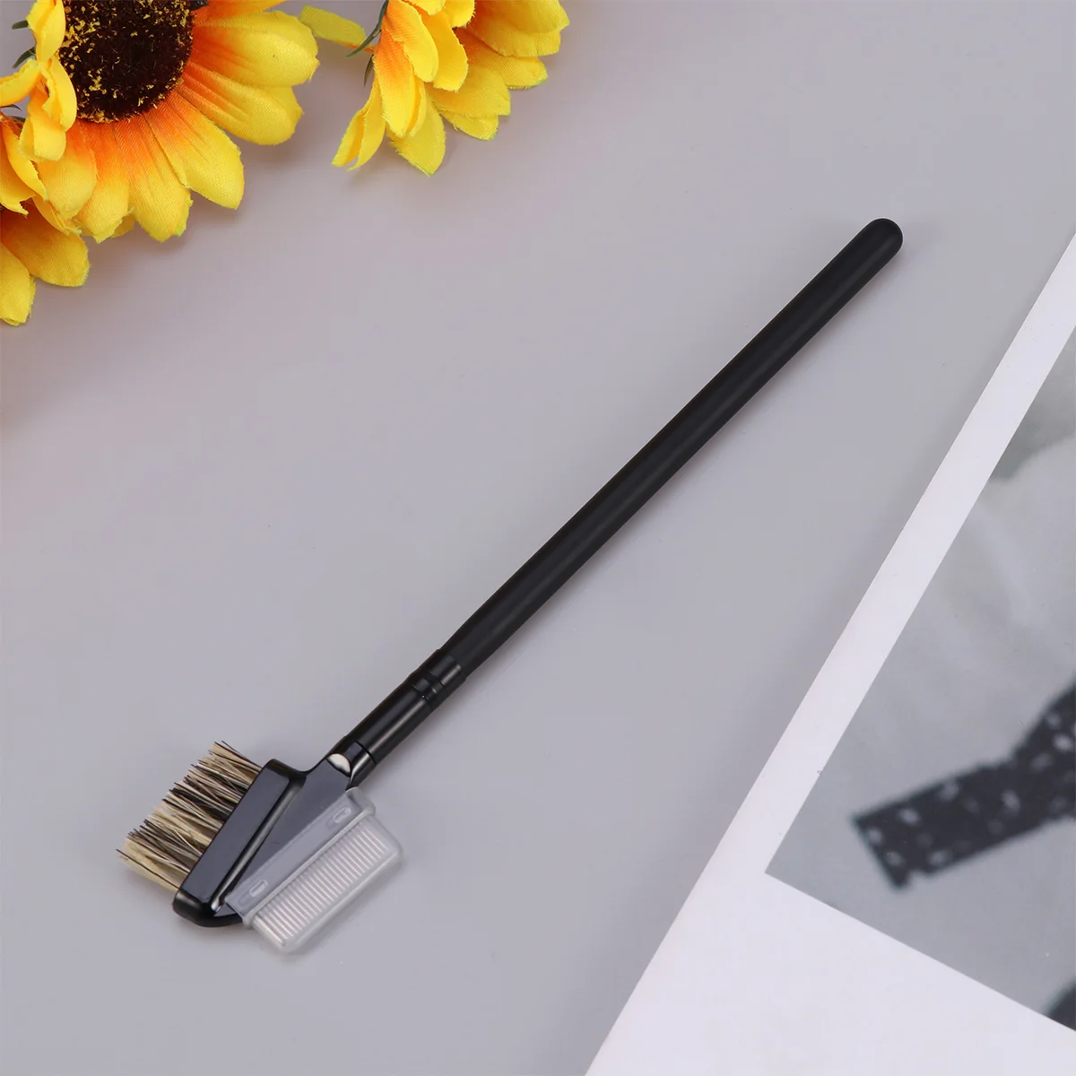 1PC 2 in 1 Dual Purpose Portable Practical Eyebrow Comb Grooming Tool Eyebrow Brush for Men Girls Ladies