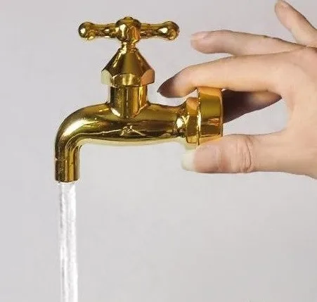 Magic Tap Running Light Multicolor Water Faucet Lamp LED Floating Fountain |