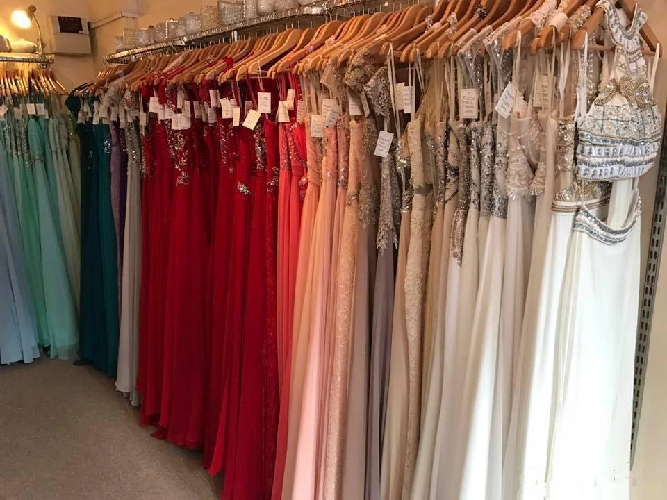 Женское платье для выпускного вечера длинное зеленое оливкового цвета с длинным