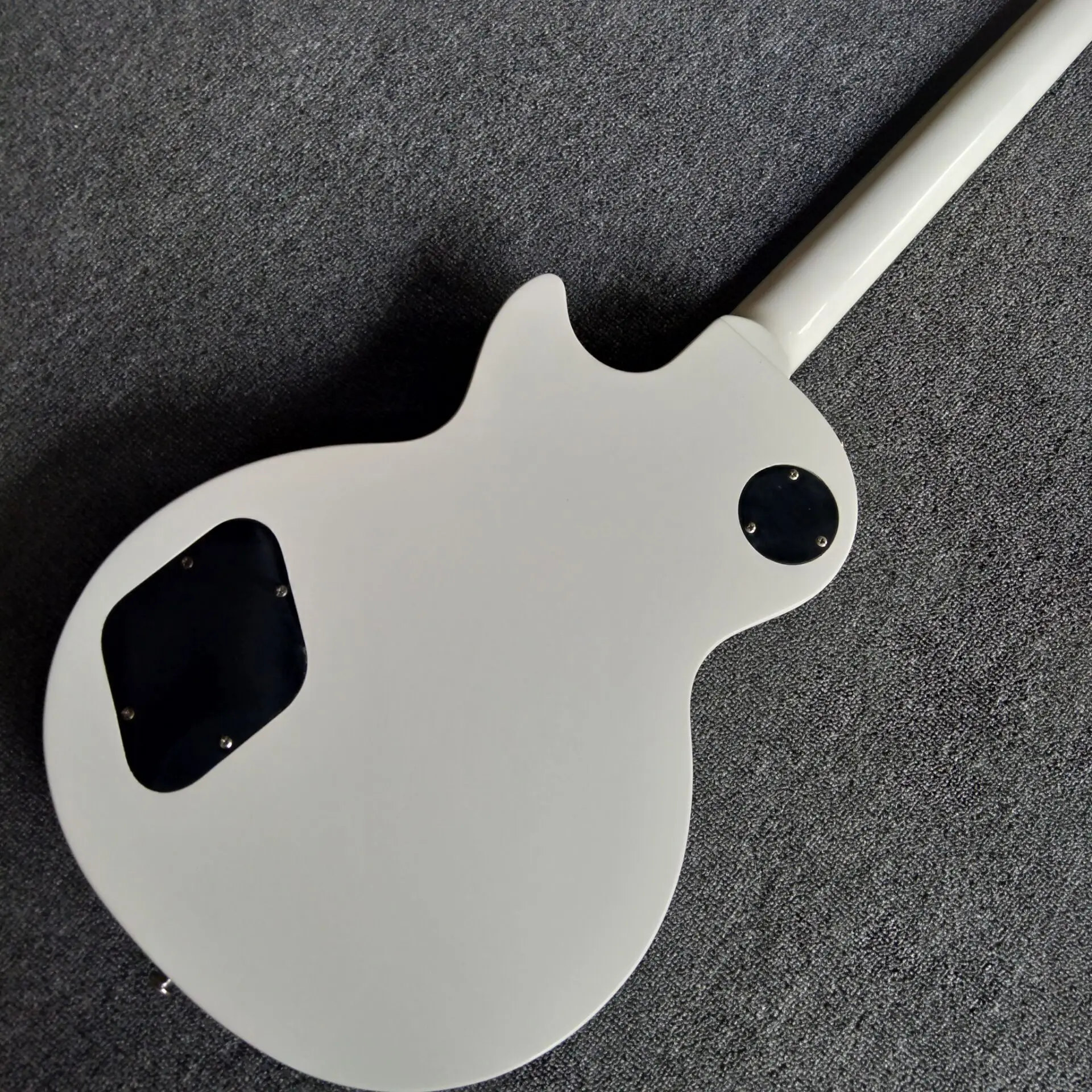 Горячая продажа 6 струн электрогитара с белыми пикапы зебры и палисандр гриф