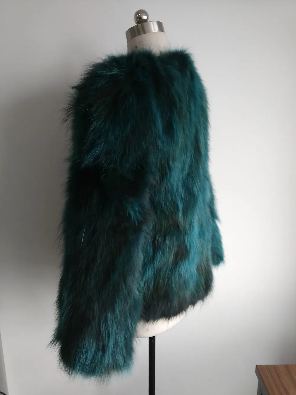 2019 Новая мода головные уборы из натурального меха енота пальто Сделанные на